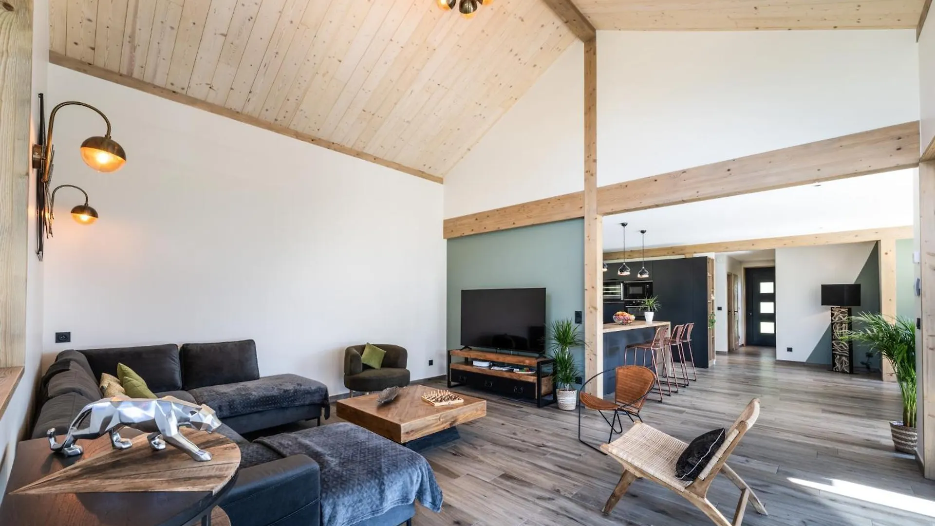 Chalet Neuf, Jacuzzi, Piscine Mai-Sept, Petanque, Proche Paradiski La Plagne