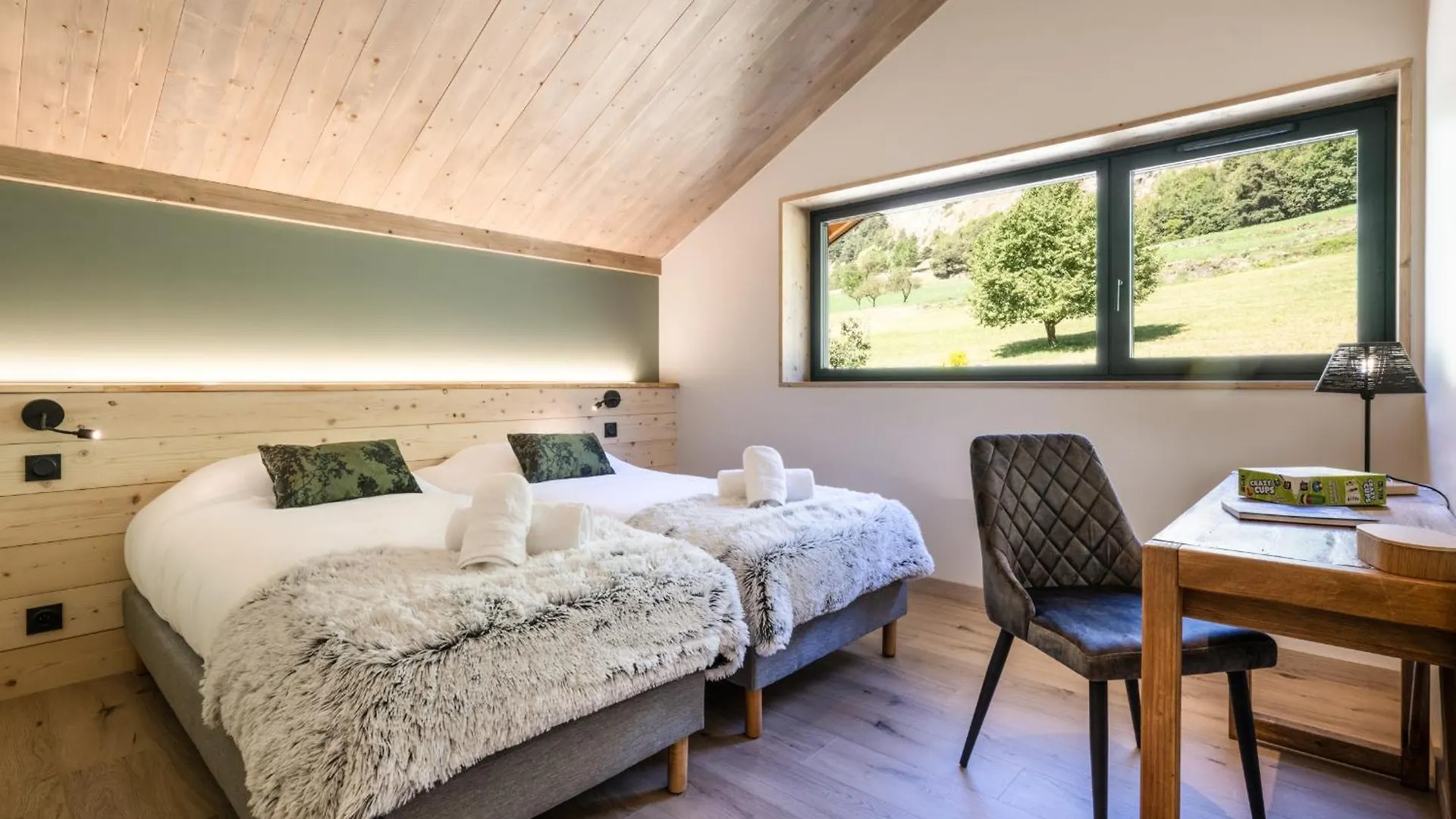 Chalet Neuf, Jacuzzi, Piscine Privee Mai-Sept, Petanque, Proche Paradiski