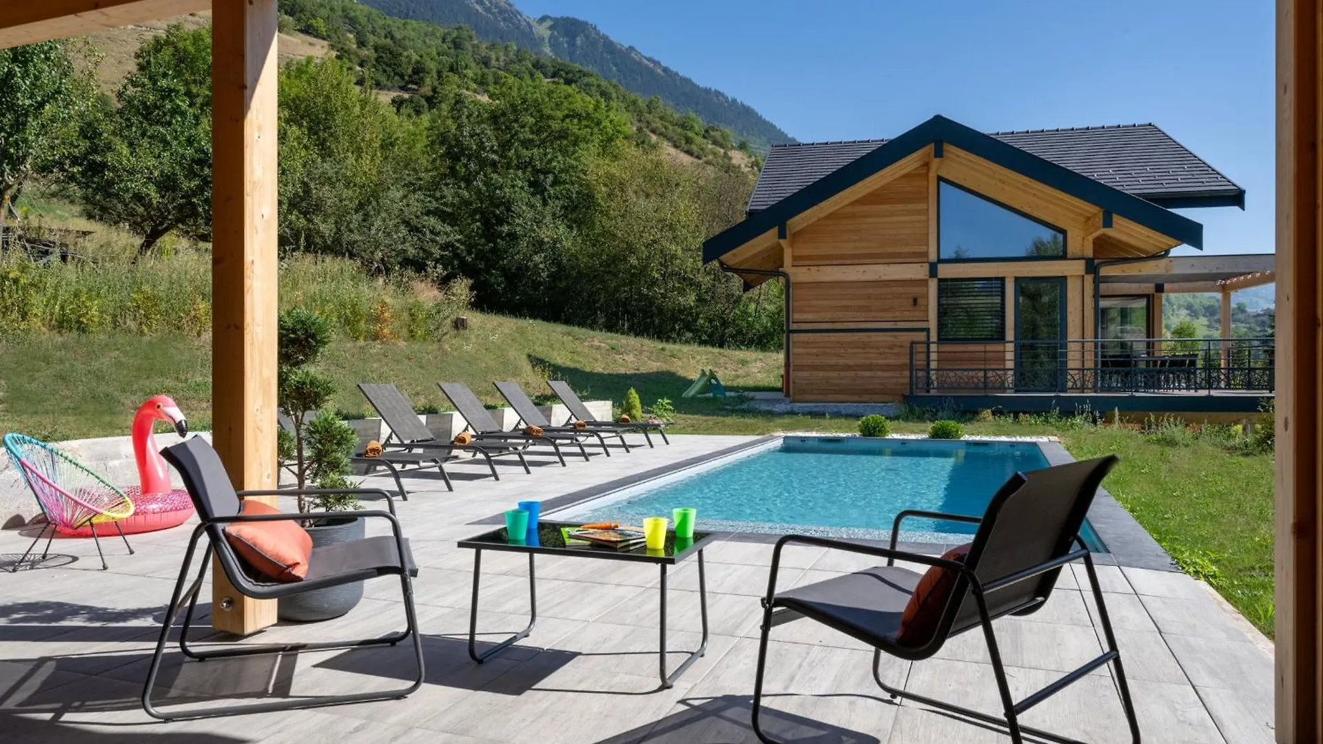 Chalet Neuf, Jacuzzi, Piscine Mai-Sept, Petanque, Proche Paradiski La Plagne