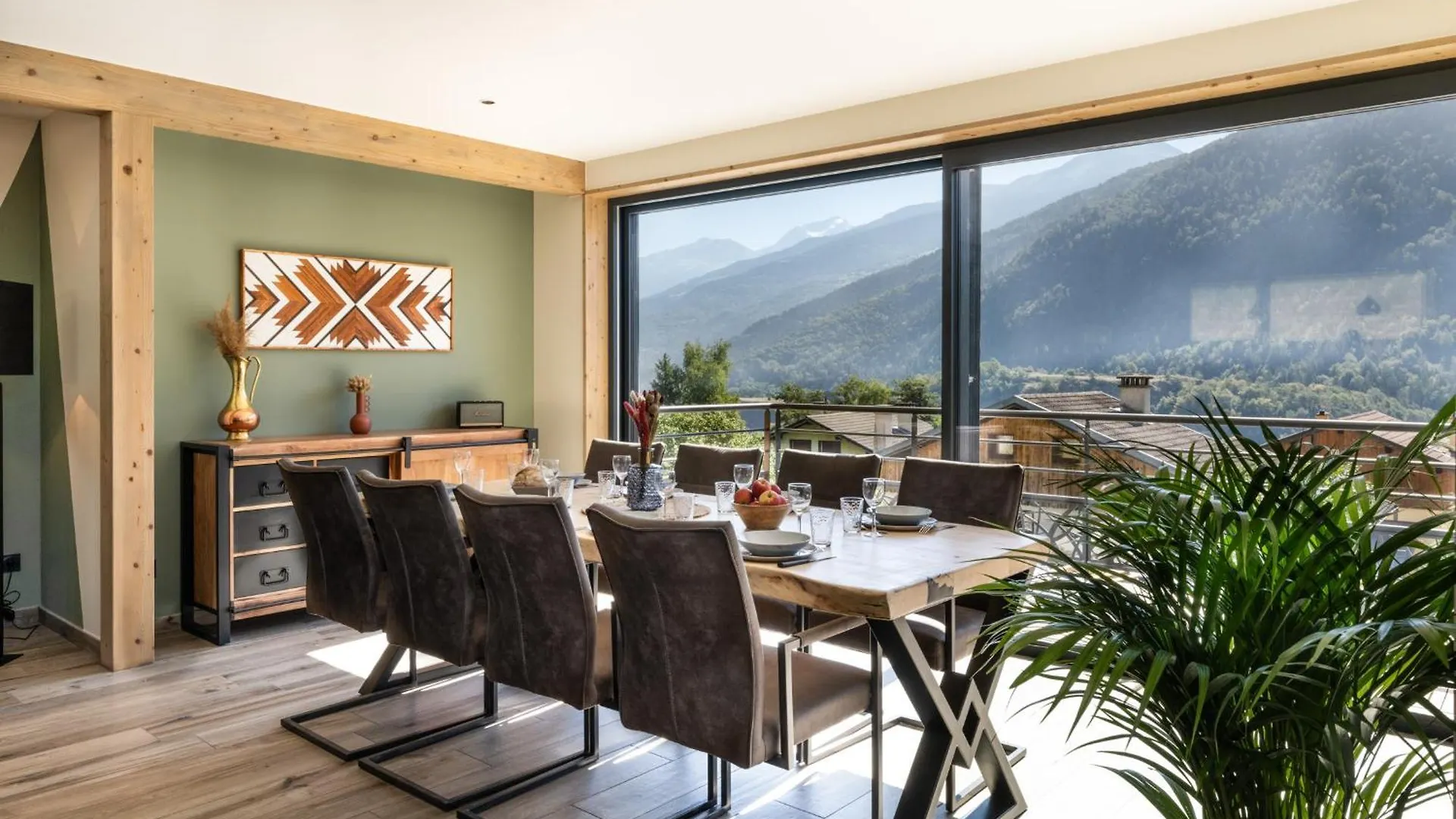 Chalet Neuf, Jacuzzi, Piscine Mai-Sept, Petanque, Proche Paradiski La Plagne