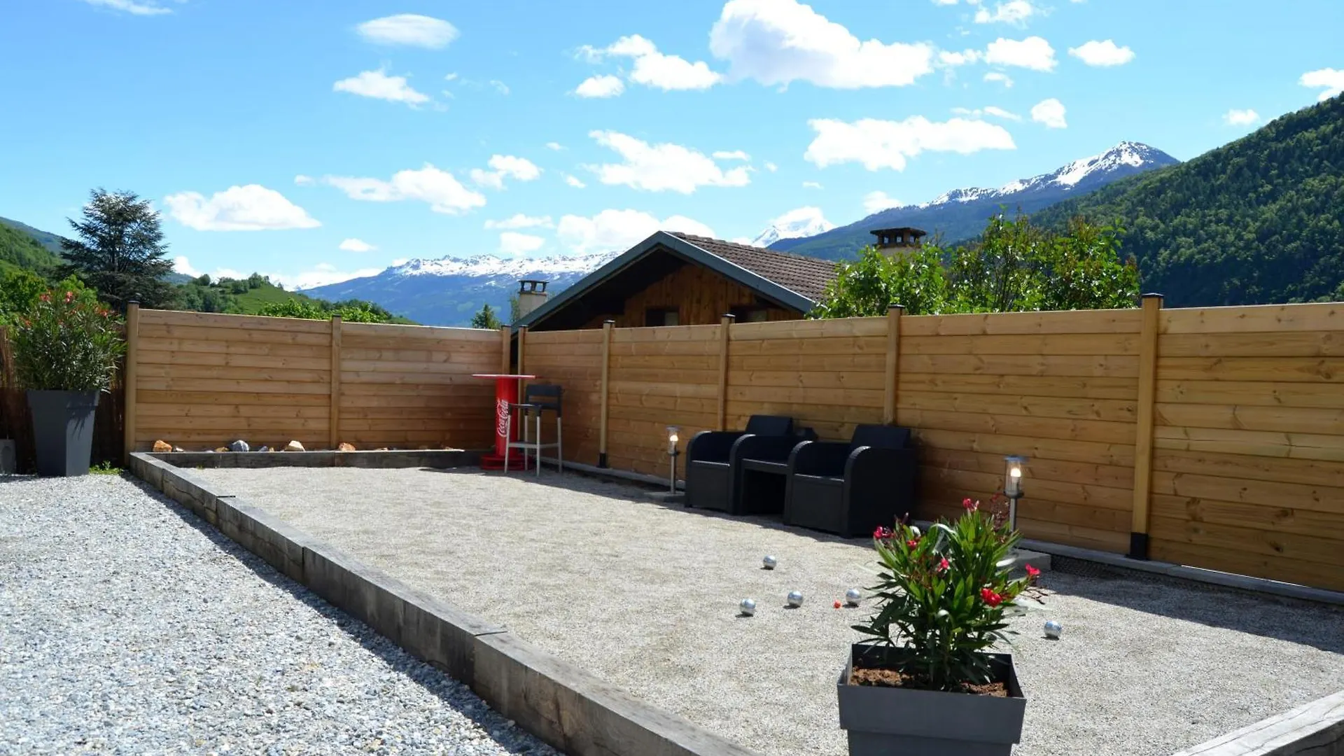 Chalet Neuf, Jacuzzi, Piscine Mai-Sept, Petanque, Proche Paradiski La Plagne 0*,  France