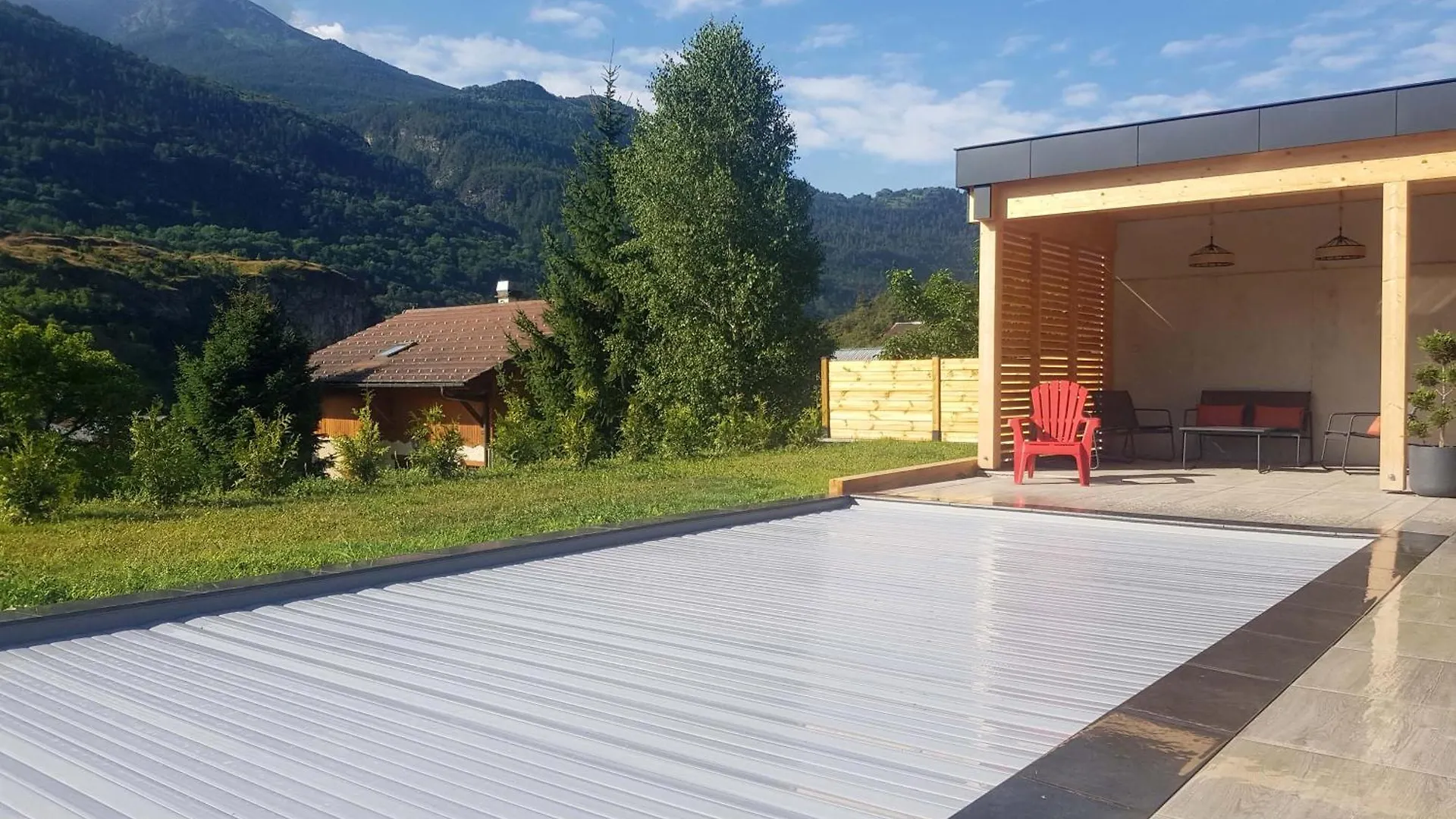 Chalet Neuf, Jacuzzi, Piscine Mai-Sept, Petanque, Proche Paradiski La Plagne France
