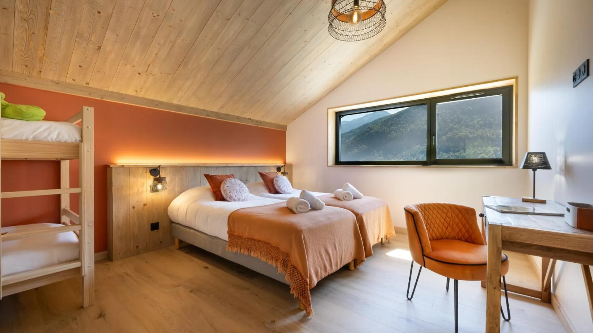 Chalet Neuf, Jacuzzi, Piscine Mai-Sept, Petanque, Proche Paradiski La Plagne 0*,