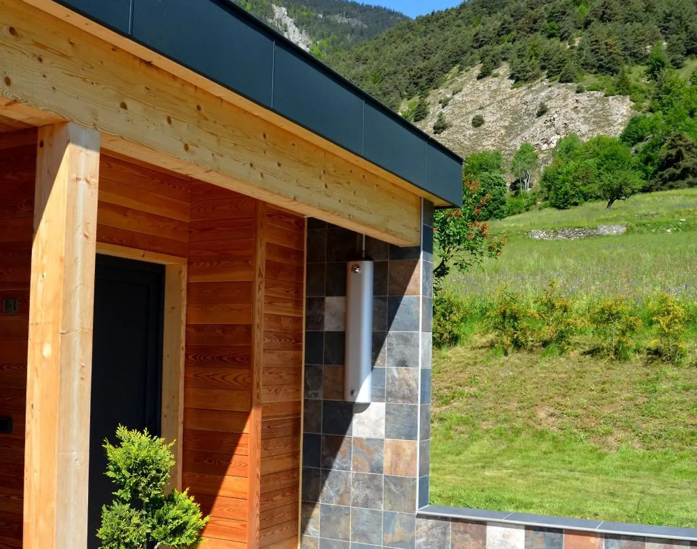 Chalet Neuf, Jacuzzi, Piscine Mai-Sept, Petanque, Proche Paradiski La Plagne
